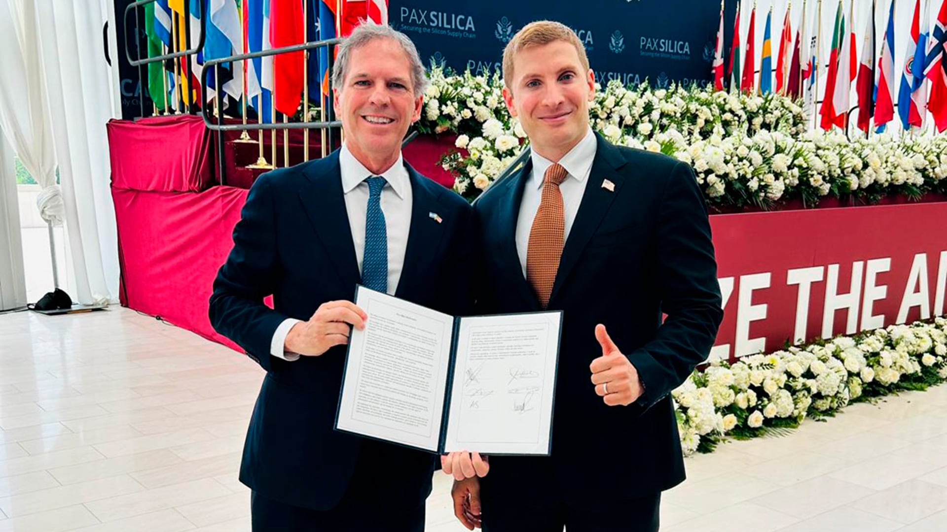 Alec Oxenford, embajador argentino ante la Casa Blanca, y Jacob Helberg, subsecretario de Asuntos Económicos de Estados Unidos