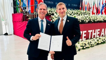 Alec Oxenford, embajador argentino ante la Casa Blanca, y Jacob Helberg, subsecretario de Asuntos Económicos de Estados Unidos