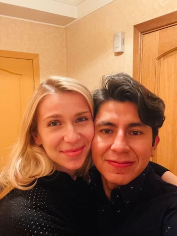 Iryna Volkova y Omar Aviña.