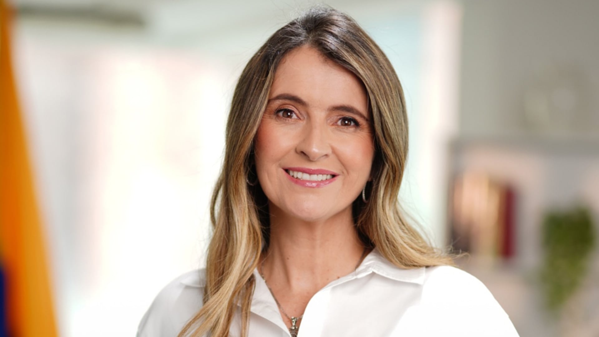 Paloma Valencia advierte que la continuidad del petrismo significaría el fin de la democracia y un retroceso en el sistema de salud y la economía nacional - crédito @PalomaValenciaL/X