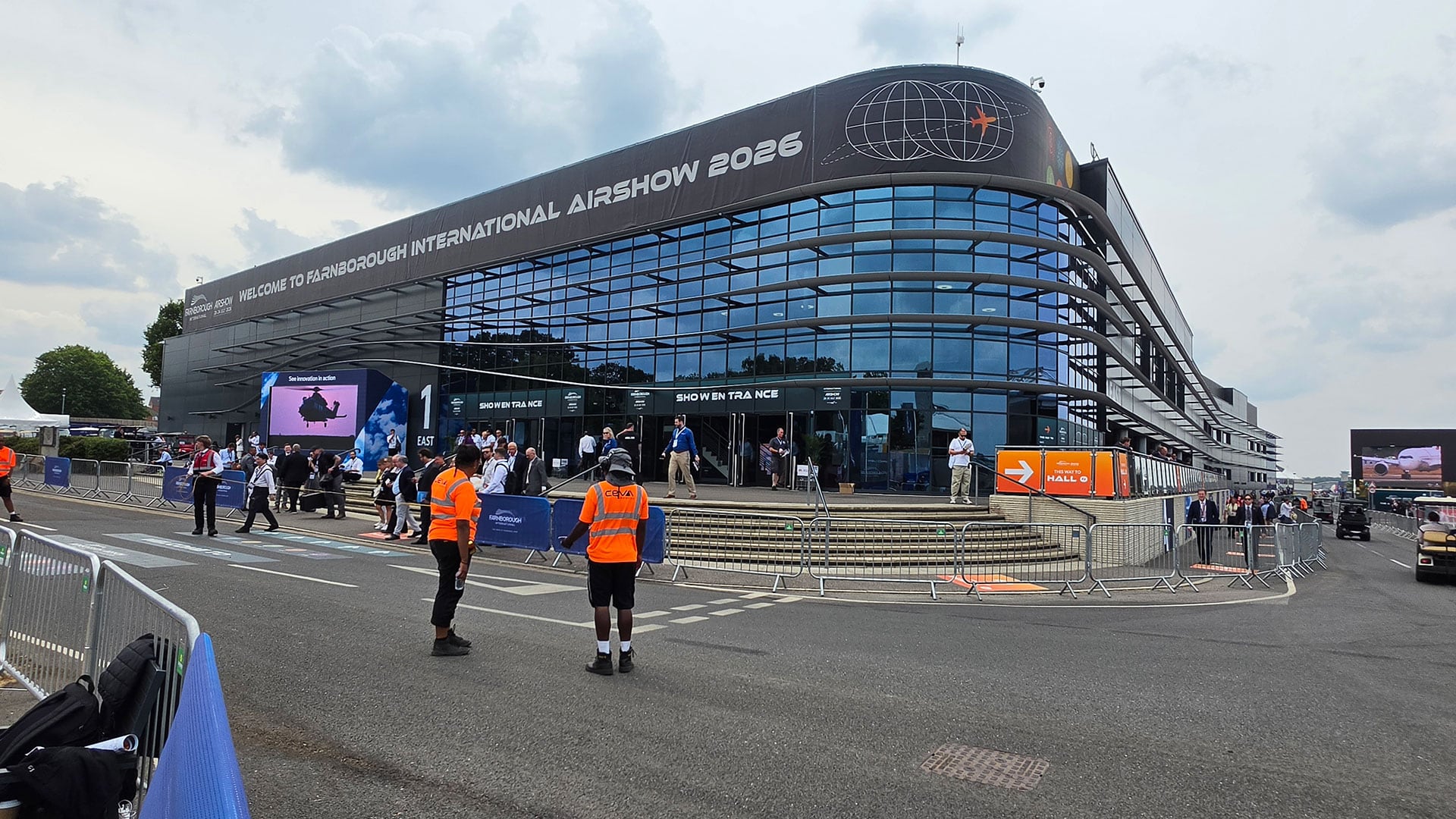 El ingreso a la Feria Internacional de Farnborough, el evento global de la industria que se hace cada dos años
