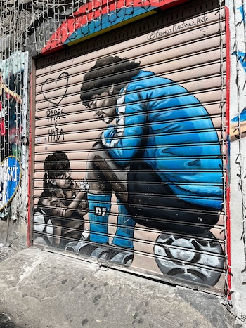 Un local de Nápoles muestra