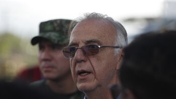 Ministro de Defensa fue citado