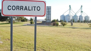 Hallaron sin vida a un hombre en su casa de Córdoba: creen que su hijo lo mató y luego se quitó la vida