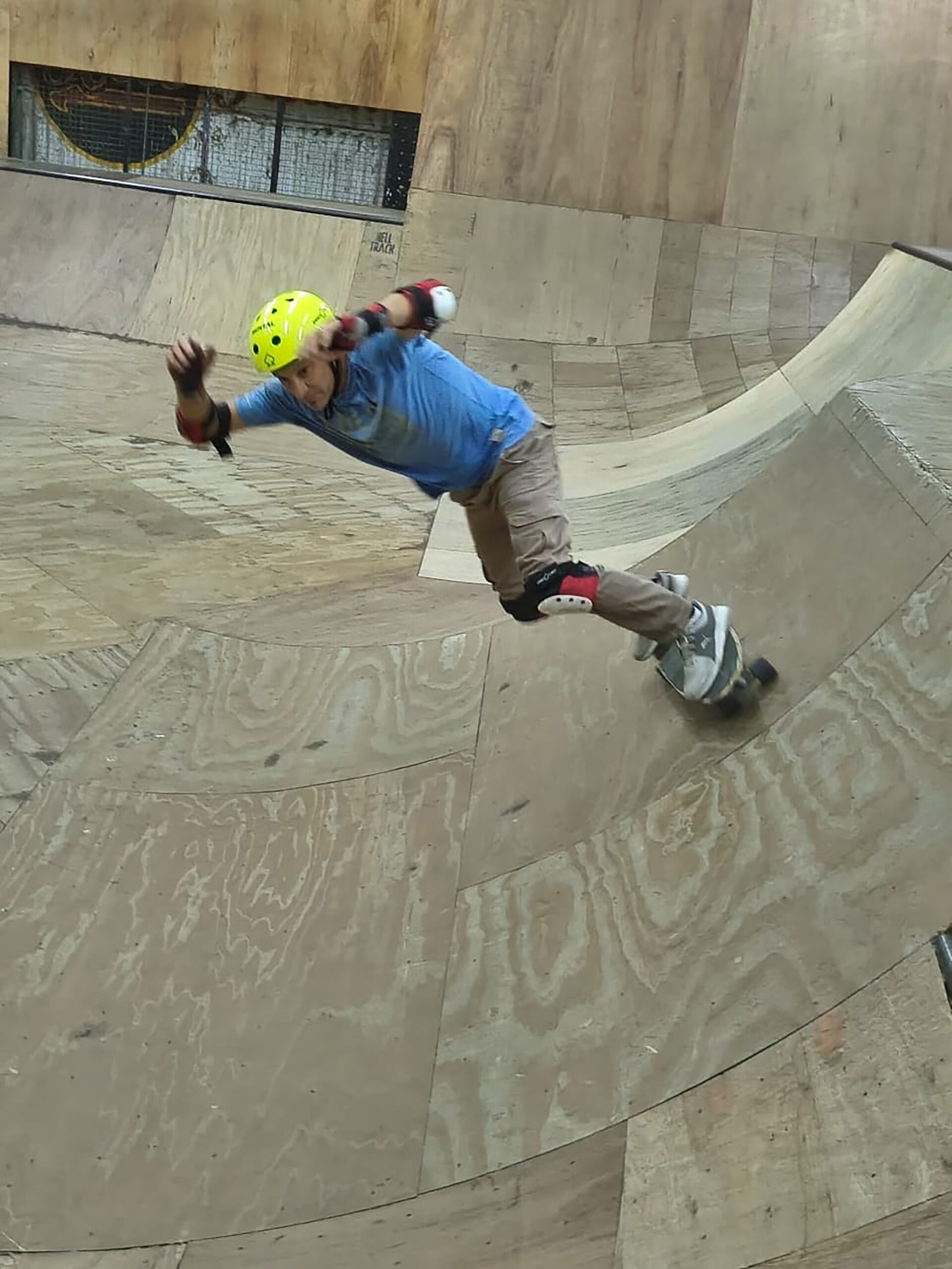 La experiencia de Cornali en los años ochenta revela la valentía y la improvisación en un contexto urbano sin infraestructura.