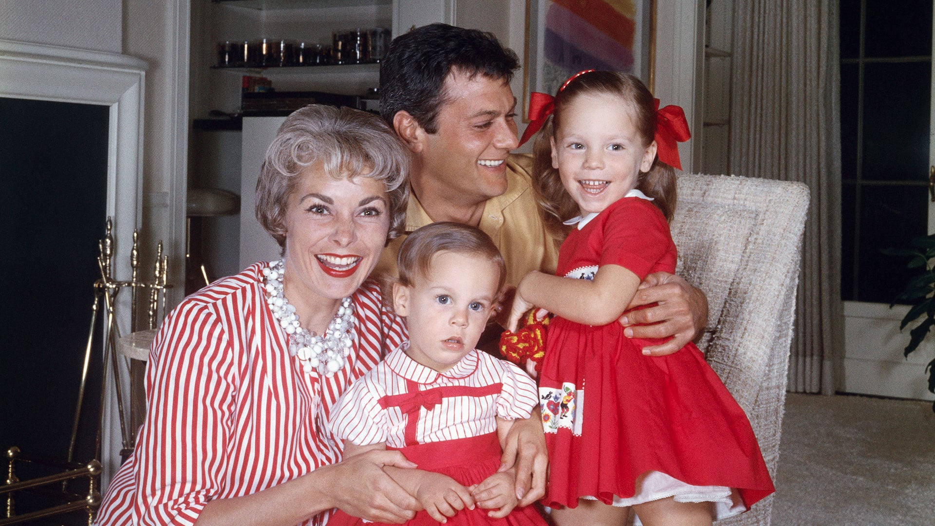 Kelly Lee Curtis formó parte de una de las familias más reconocidas de Hollywood como hija de Tony Curtis y Janet Leigh. (Bettmann Archive)