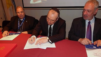 La firma del documento conjunto