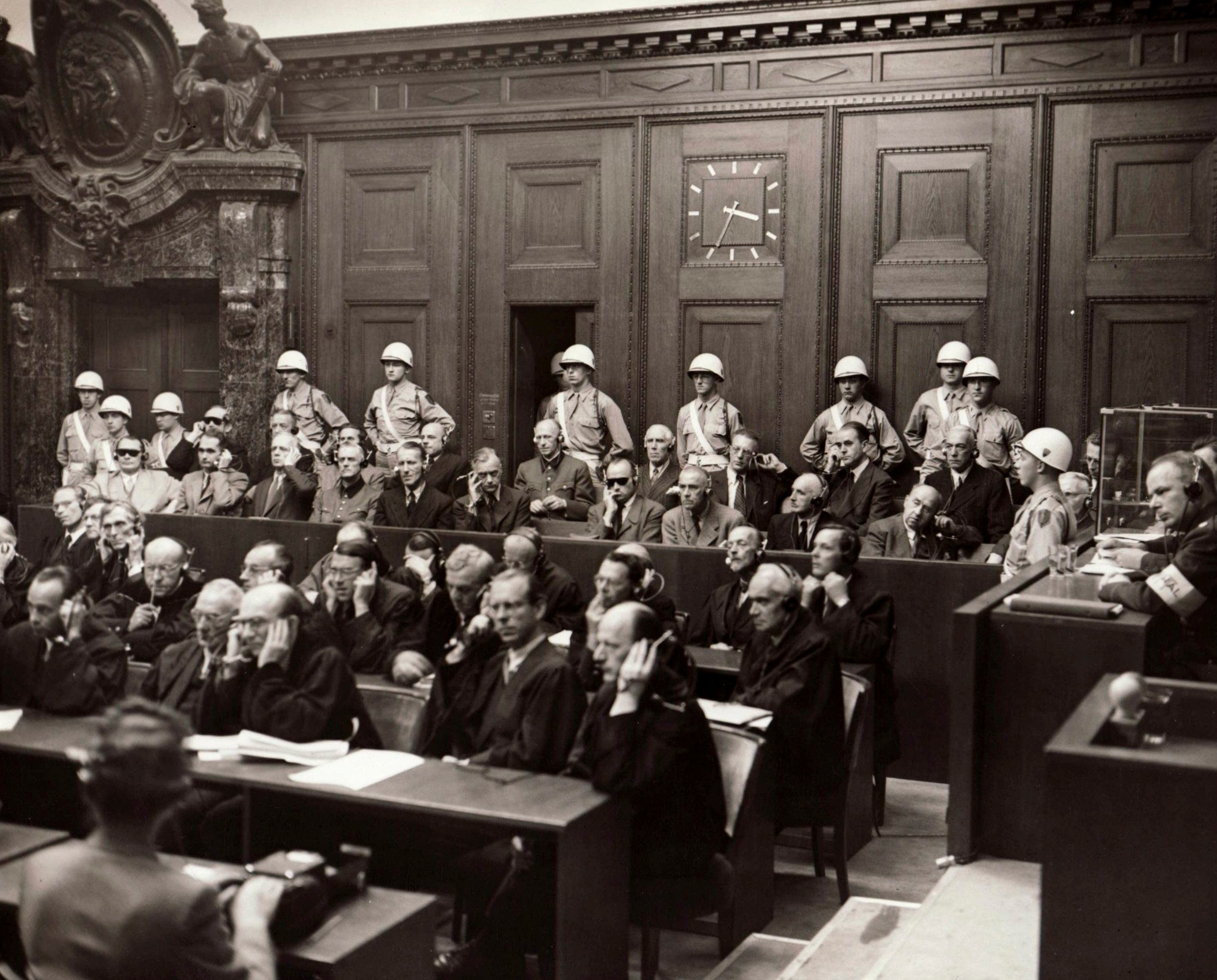 La apertura del gran juicio que sentó en el banquillo de los acusados del Tribunal Militar aliado a 24 responsables del régimen nazi, entre ellos Hermann Göring y Rudolf Hess (EFE)