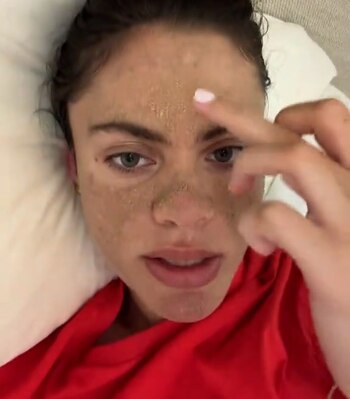 La joven cuenta la actualización