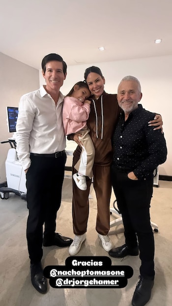 Barby Franco contó en Instagram que Sarah Burlando se emocionó al ver en persona a los médicos que mira una y otra vez en los registros de su parto