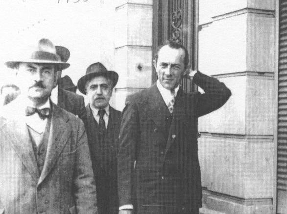 Muerto Marcelo T. de Alvear, el cordobés Amadeo Sabattini era el dirigente con mejor imagen dentro del radicalismo. Perón intentó llegar a un acuerdo con él