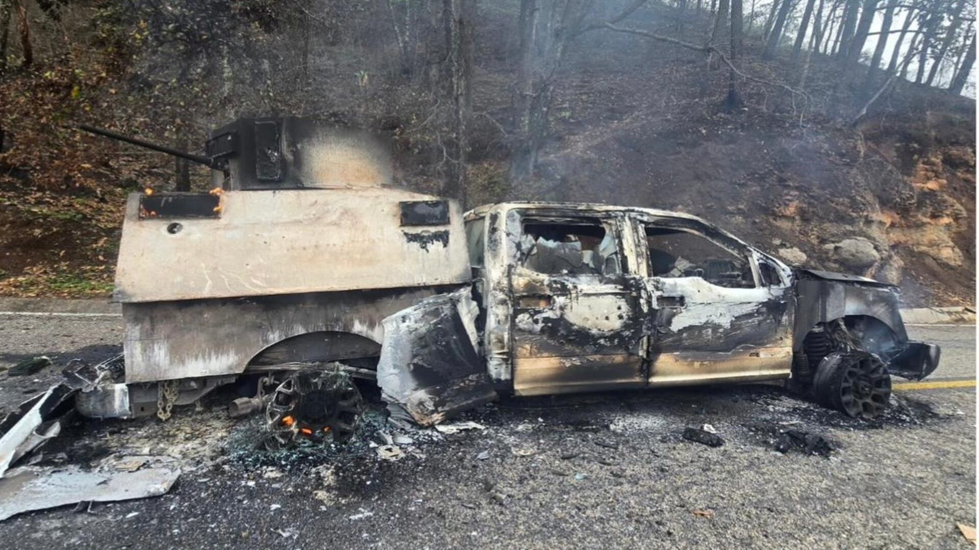 La unidad fue consumida por el fuego (SSP Sinaloa)