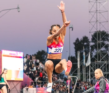 La victoria de la atleta de 31 años otorgó a Panamá su primer metal dorado en la competencia y aseguró su clasificación a los Juegos Panamericanos Lima 2027. (Imagen de cortesía)
