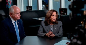 Kamala Harris y Tim Walz,