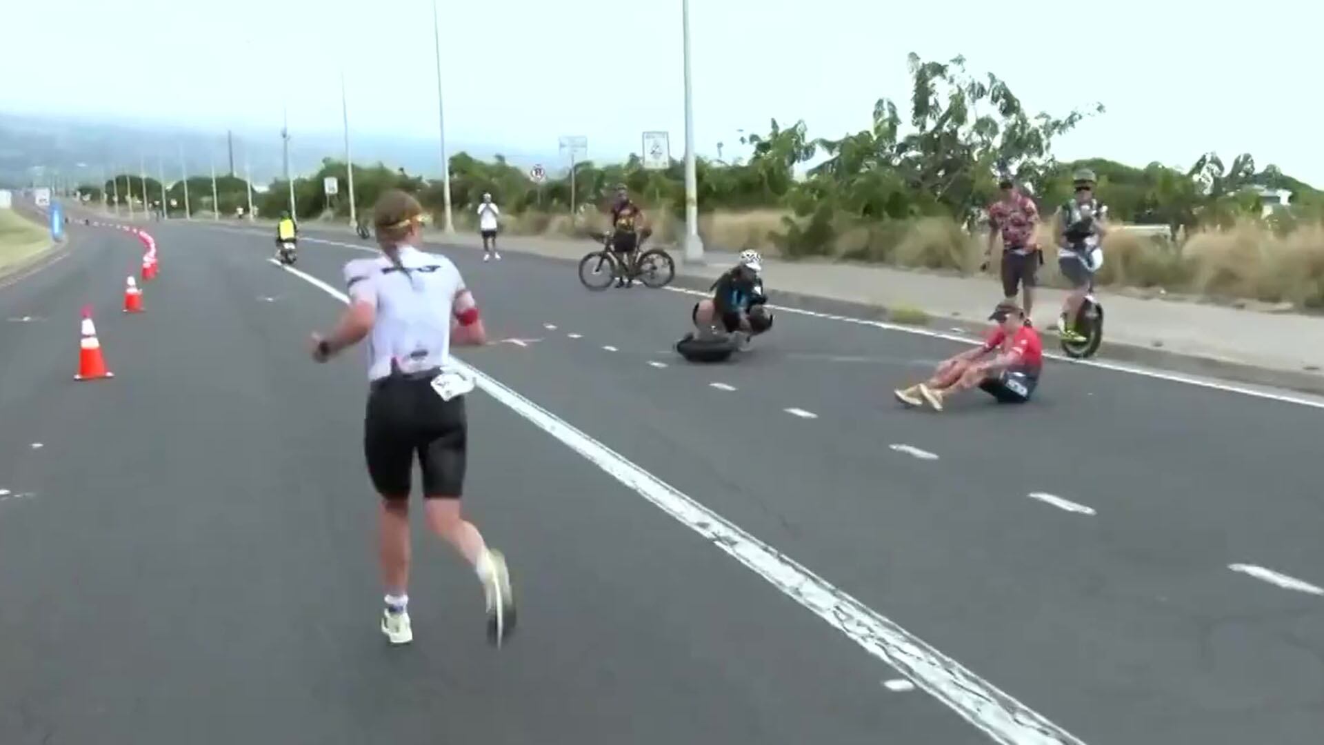 El momento que Knibb se desplomó y perdió la prueba de Iron Man