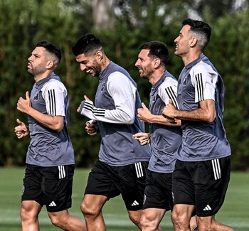 Lionel Messi, Luis Suárez,