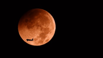 Las 15 imágenes más espectaculares del último gran eclipse de 2026