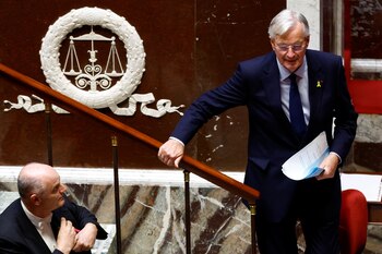 Barnier se retira de la