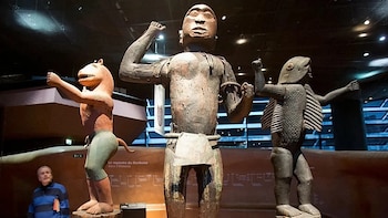 Francia vota la ley para devolver arte saqueado a las antiguas colonias