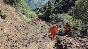 Ascienden a 21 los muertos por un corrimiento de tierra en el noroeste de China