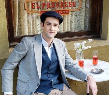 Sebastián Sinnott interpreta a Alfonso