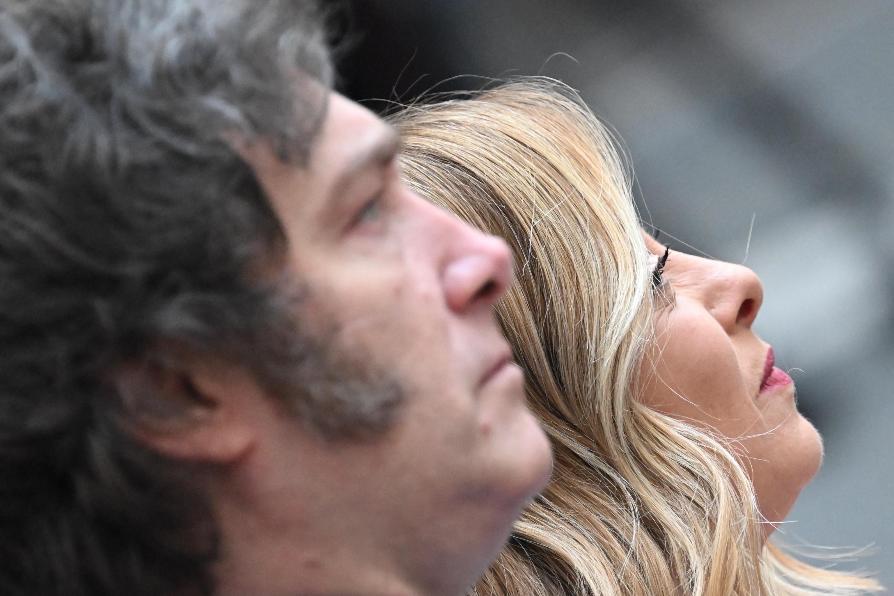 Milei y Meloni serán los principales invitados en la ceremonia, por ser las autoridades de las nacionalidades a las que pertenecía Jorge Bergoglio (EFE/EPA/Claudio Peri)