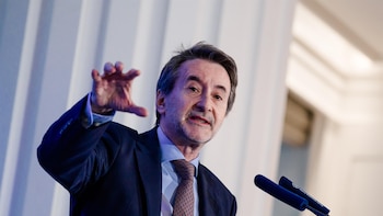 Repsol cae más de un 5% en Bolsa tras el descenso del precio del petróleo a 83 dólares