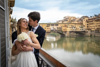 La joven se casó con