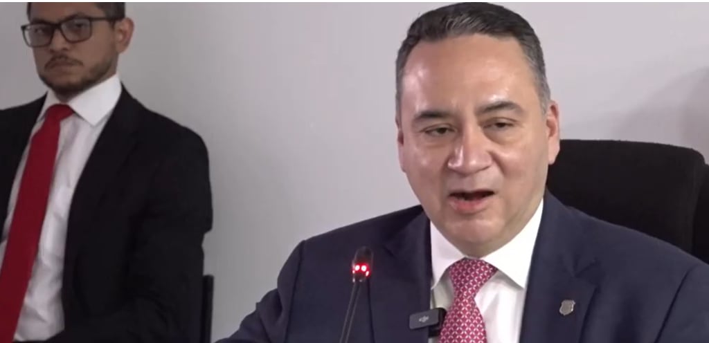 El fiscal general de la República, Rodolfo Delgado, asistió hoy a la reunión de la Comisión para explicar cómo funcionará y para qué servirá este instituto./(Asamblea Legislativa)