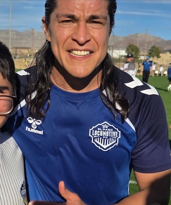 El actor mexicano está a