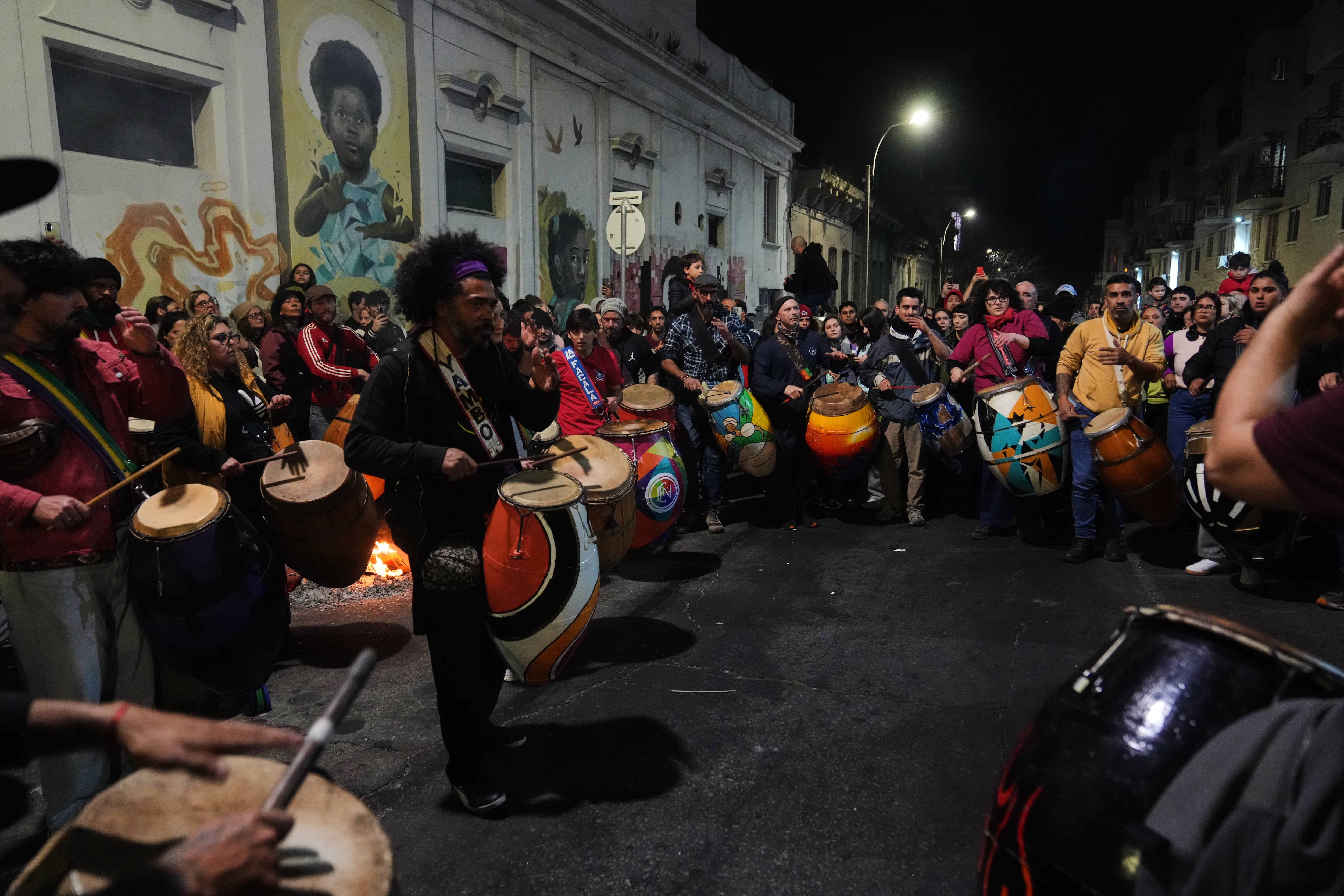El último adiós a Ruben Rada en Montevideo (AP Photo/Matilde Campodonico)