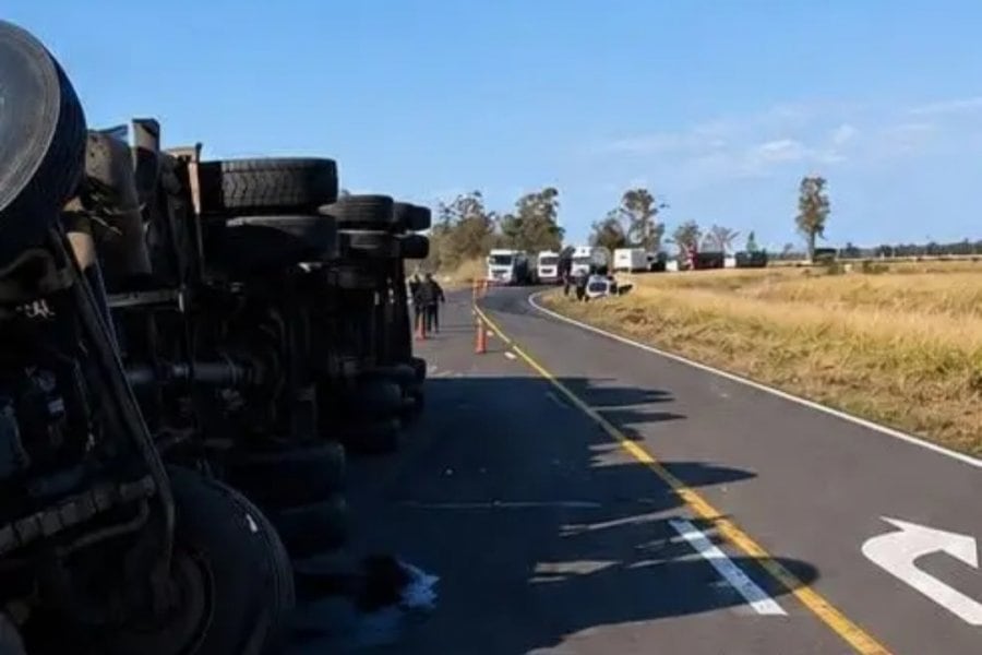 Una maniobra temeraria en plena ruta 14 derivó en un choque múltiple y dejó tres heridos en Corrientes