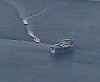 Tres buques de la Armada