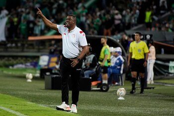 Hubert Bodhert dirige a Santa