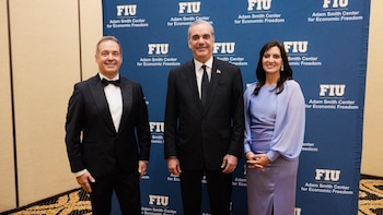 El reconocimiento internacional pone en escena cómo fortalecer las instituciones y la transparencia puede ampliar horizontes y oportunidades para la población (Foto cortesía Presidencia de República Dominicana)