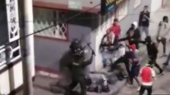 Policía que rescataron manifestantes en