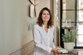Montse Escobar, psicóloga humanista de Monarka Clinic