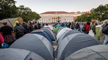 La Policía levanta las acampadas "ilegales" por la vivienda en Lisboa y Oporto en medio de enfrentamientos