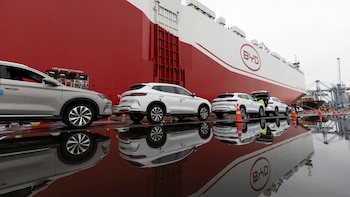 El peso de los impuestos en los autos: por qué los híbridos importados son más baratos que los nafteros en la Argentina