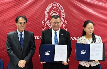 La cooperación entre la UES, JICA, JST, la UNAM y la Universidad de Kioto impulsa la reducción del riesgo por terremotos y tsunamis en El Salvador. (Foto Infobae Centroamérica/A. Parada)