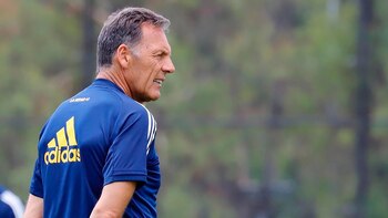 Miguel Russo espera a Cardona