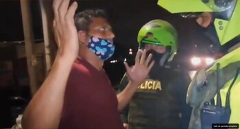 Militar retirado se enfrentó a policías en Ibagué. Captura de video.