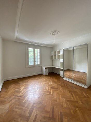 Uno de los dormitorios con