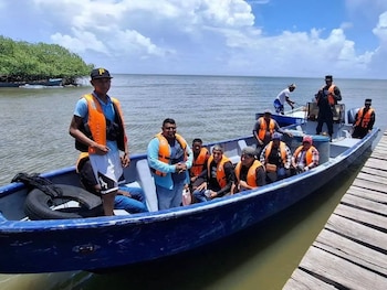 Equipos de reacción de la Fuerza Naval se movilizaron tras recibir la alerta sobre la emergencia. (Foto: Fuerza Naval)