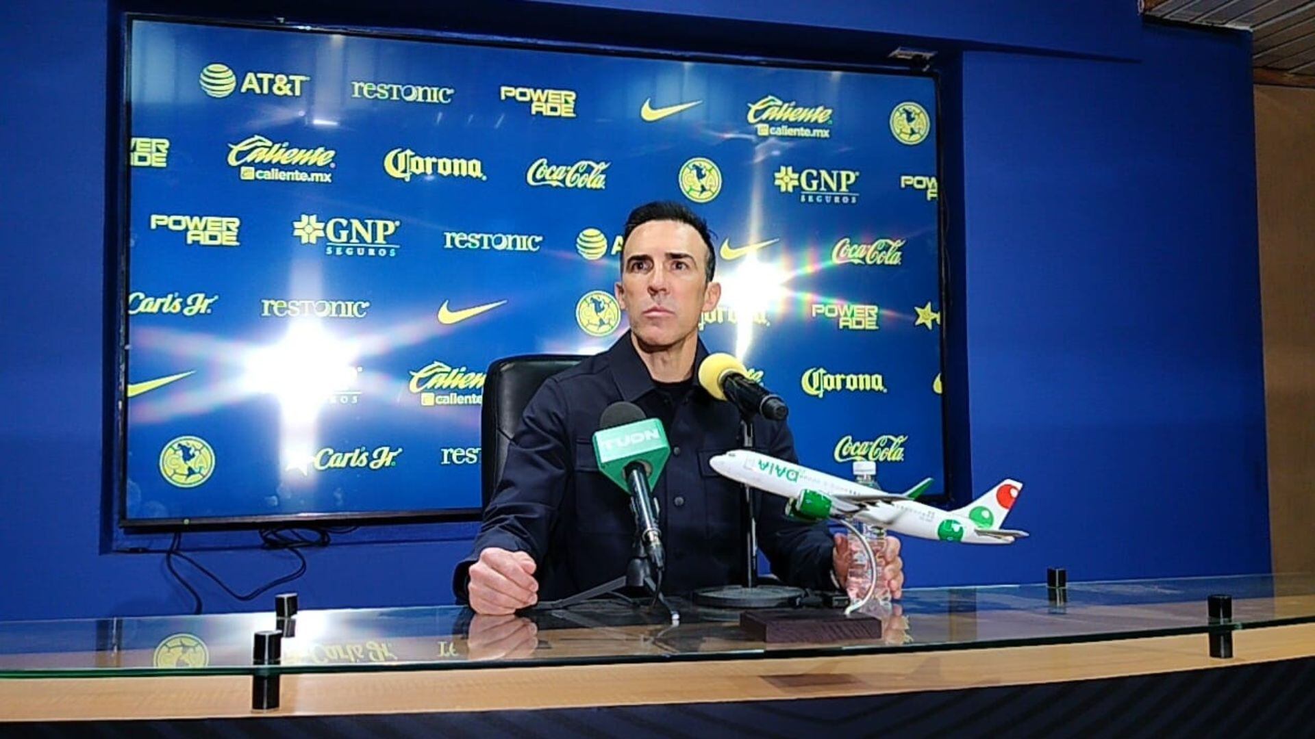 Vicente Sánchez destacó que además de buscar la clasificación directa a la Liguilla, el equipo celeste también persigue el liderato en la tabla acumulada y levantar el trofeo internacional. (Foto: Jorge Sánchez)