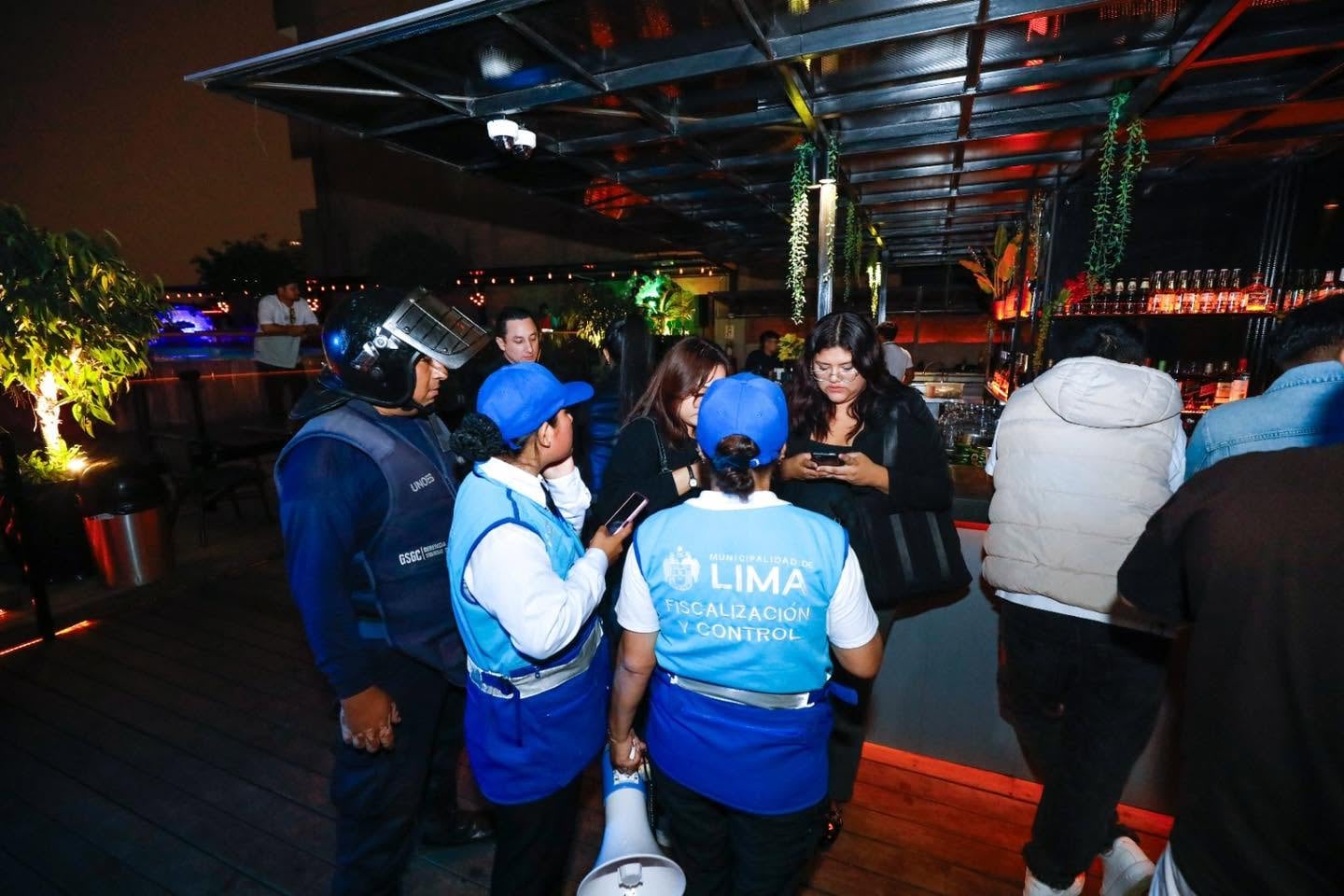 La Municipalidad de Lima y la Policía Nacional realizaron un operativo en discotecas del Jirón de la Unión, Cercado de Lima, detectando infracciones administrativas y de seguridad antes de la
