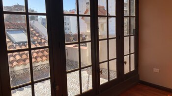 Ambientes luminosos y con materiales