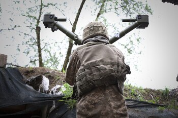 Un soldado de Ucrania durante