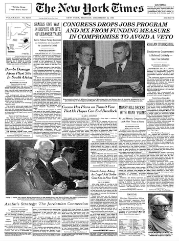 Primera página completa del periódico The New York Times del 20 de diciembre de 1982, con encabezados en letras grandes, columnas de texto y varias fotografías en blanco y negro