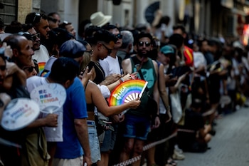 Ambiente previo a la 26ª edición de la Carrera de Tacones, en la calle Pelayo, a 3 de julio de 2025, en Madrid (España). (Ricardo Rubio/Europa Press)